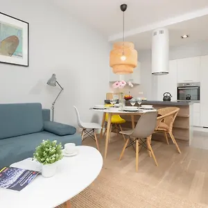 Apartament Skalskiego Near Balaton By Renters, Warszawa
